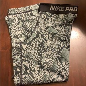 Nike Pro leggings